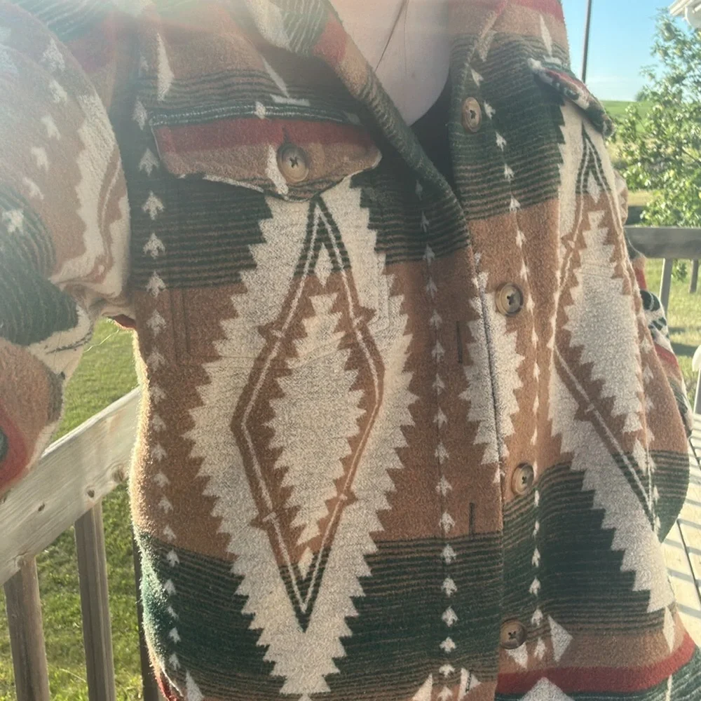 Aztec Patterned Button-Up Jacket - Picture 6 of 6